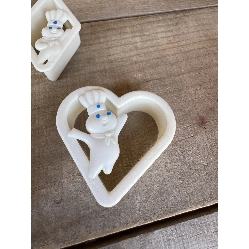 Vintage 1992 Pillsbury Doughboy Set of 4 Cookie Cutters shapes Heart Moon baking